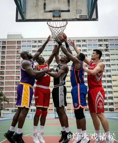 这就很有意思了!AI生成的各年代球星们同框! 这就很有意思了!AI生成的各年代球星们同框!